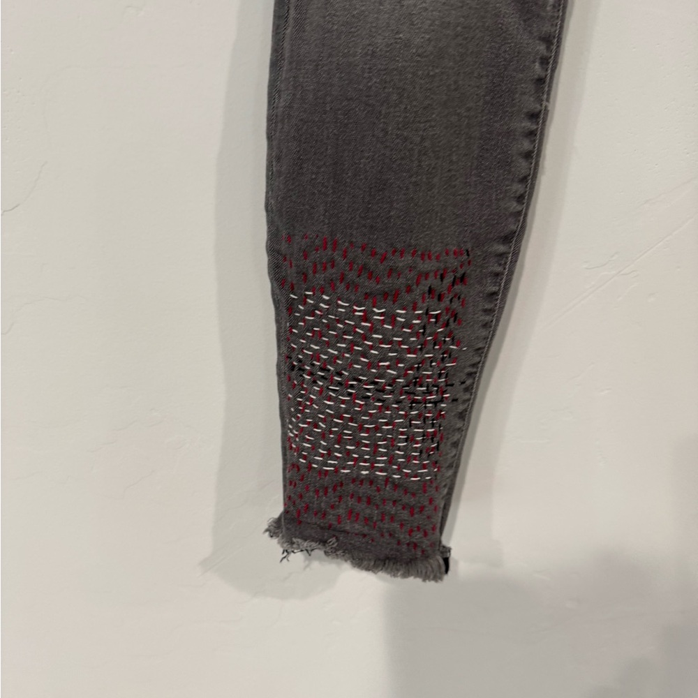 Upcycled Sashiko inspired upcycled Mother high waisted jeans - Picture 7 of 11